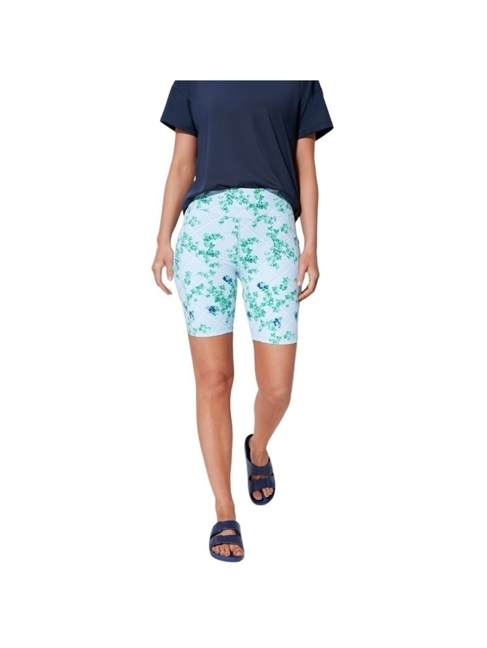 XS Tuckernuck Sport Light Blue English Ivy 7” Ava Bike Shorts - Picture 2 of 6